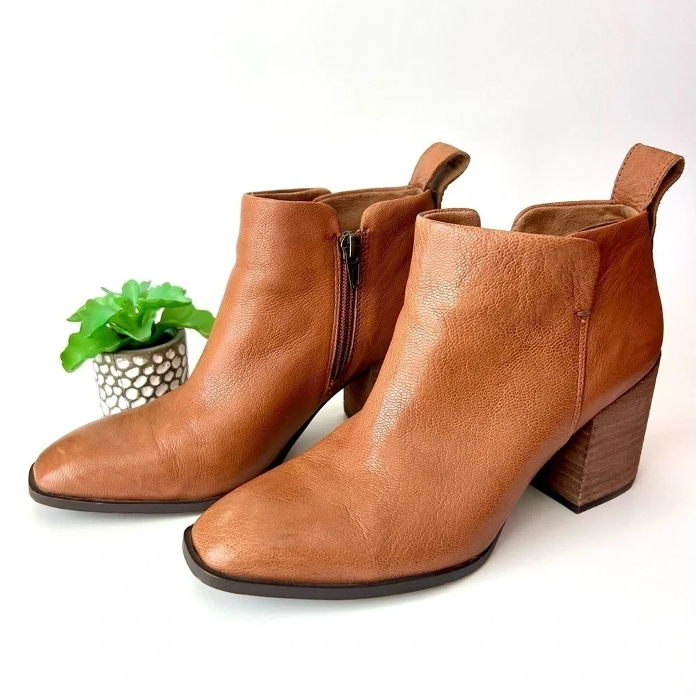 Vionic Alyssa Toffee Leather Ankle Boots Stacked Block Heel Square Toe Size 7.5